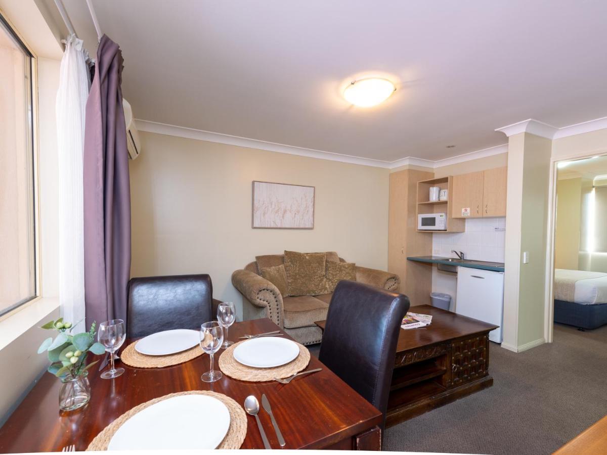 Villa Nova Motel Toowoomba Bagian luar foto
