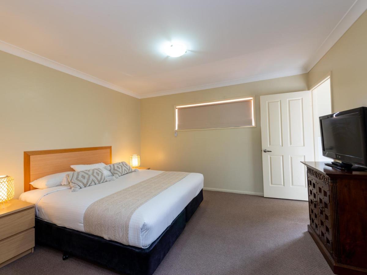 Villa Nova Motel Toowoomba Bagian luar foto