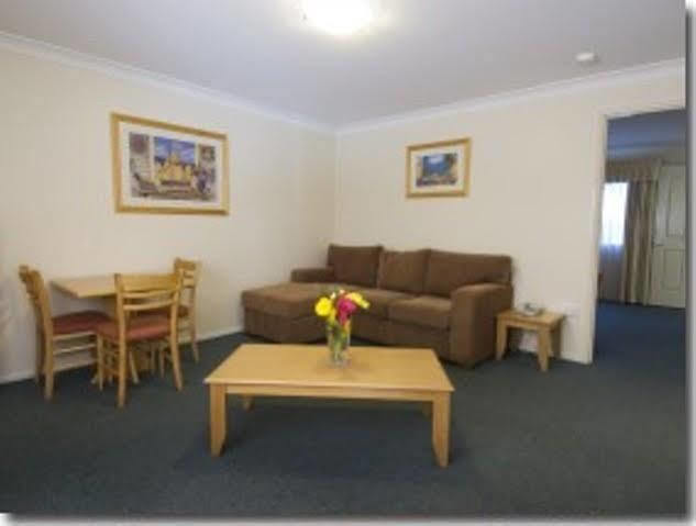 Villa Nova Motel Toowoomba Bagian luar foto